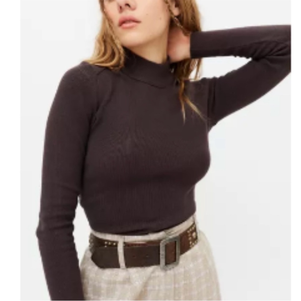NWT XS Urban Outfitters Brown Ribbed Turtleneck